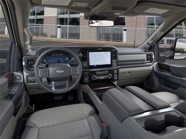 2025 Ford F-350 photo 3