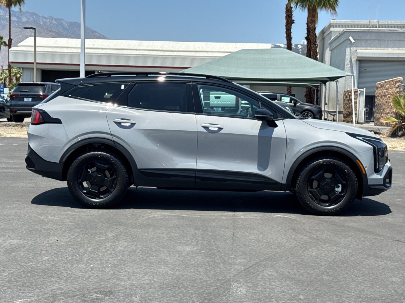 2026 Kia Sportage X-Pro Prestige photo 2