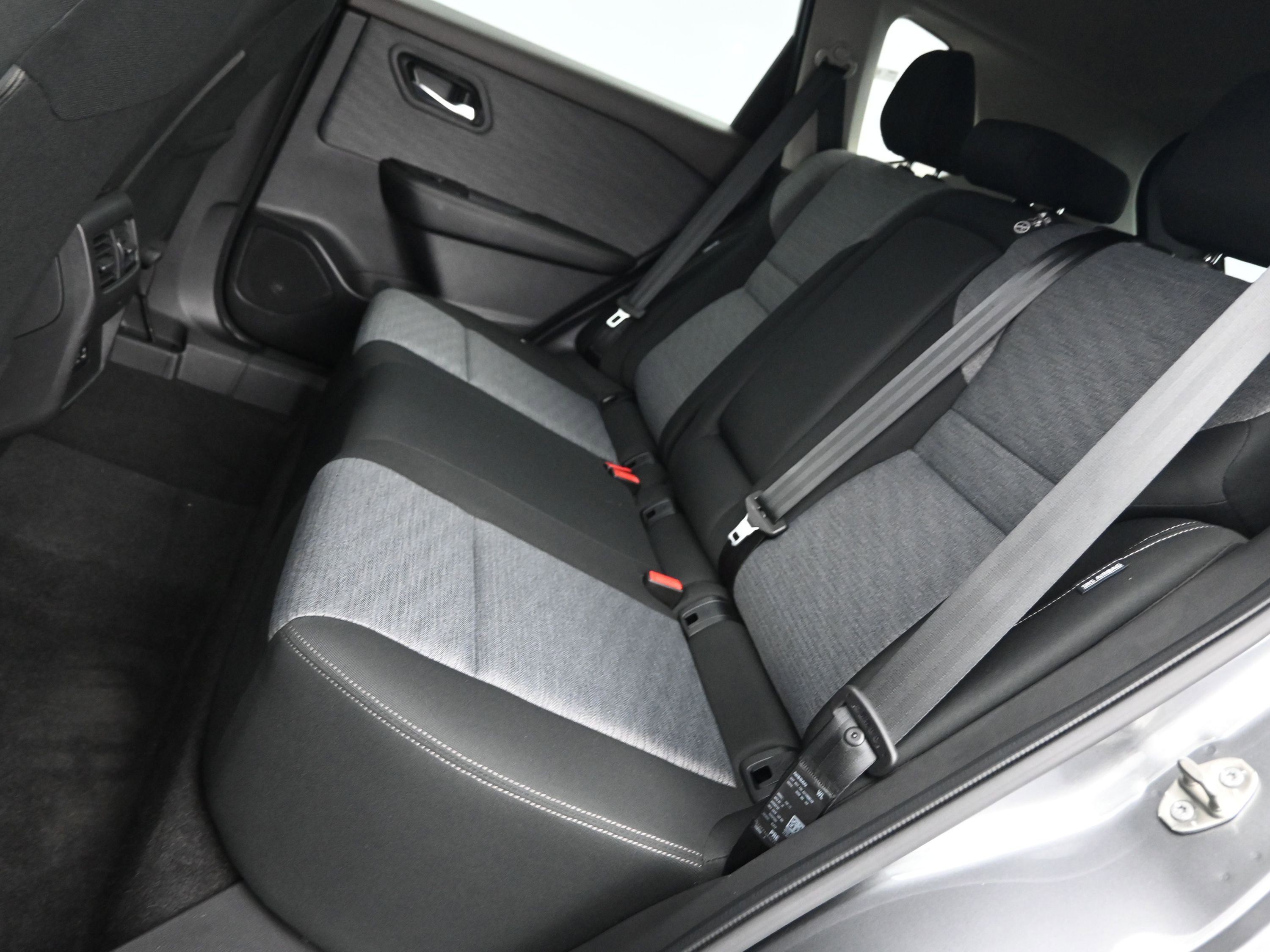 2023 Nissan Rogue SV photo 10