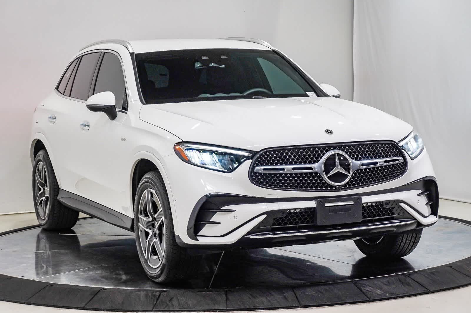 2025 Mercedes Benz GLC 350e 4MATIC photo 2
