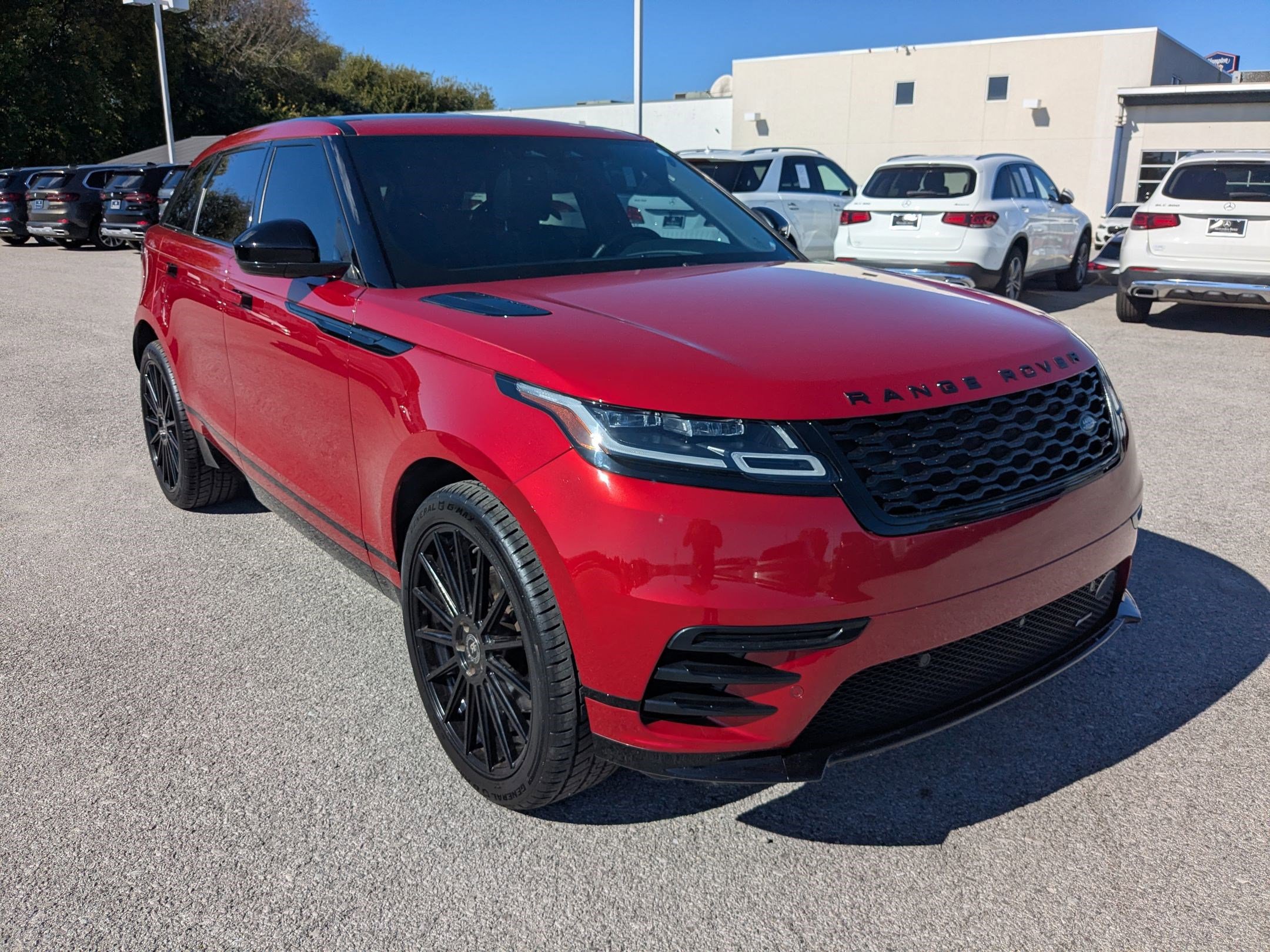 2023 Land Rover Range Rover Velar R-Dynamic S photo 2