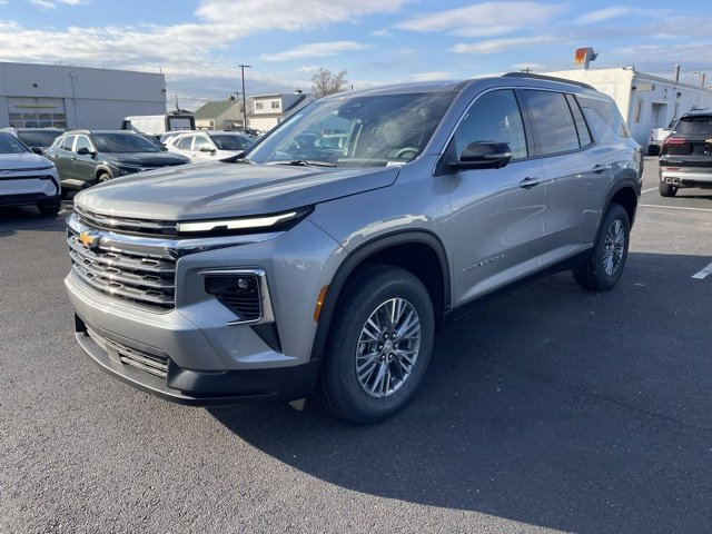 2026 Chevrolet Traverse photo 3