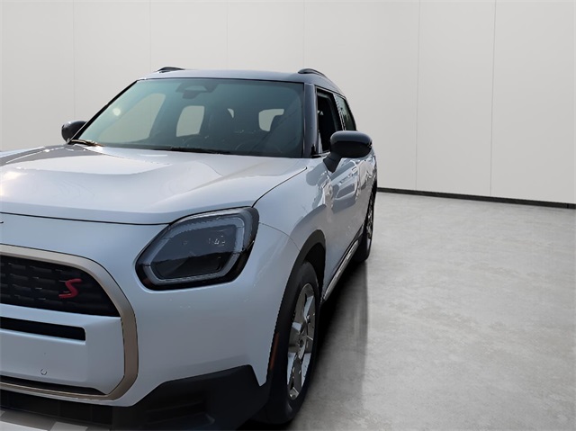 2025 Mini Cooper S ALL4 photo 2