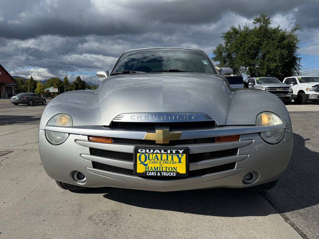 2004 Chevrolet SSR Base photo 8