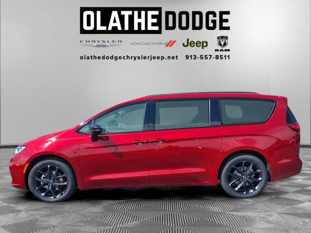 2026 Chrysler Pacifica Limited photo 15