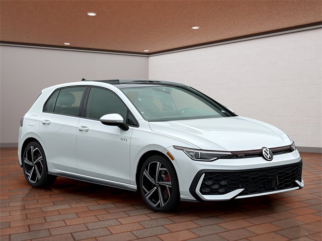 2025 Volkswagen Golf GTI SE's photo