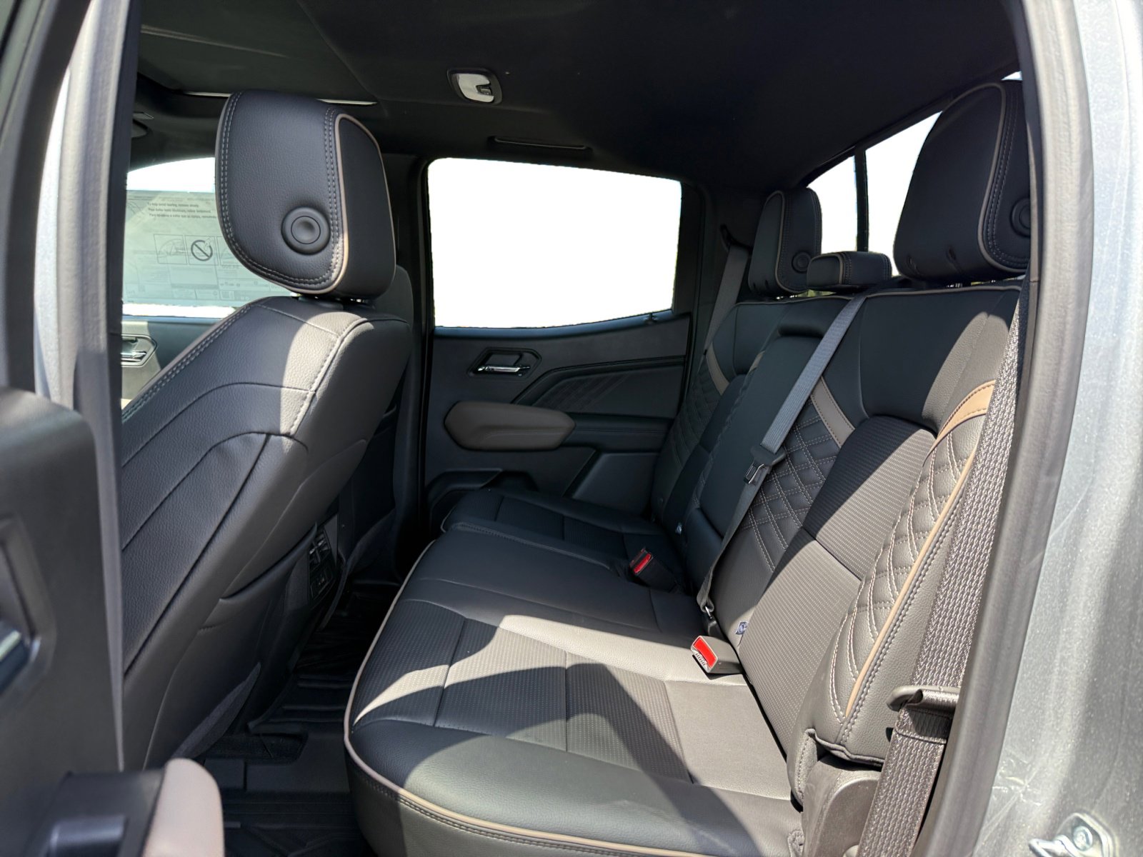 2026 Gmc Canyon Denali photo 16