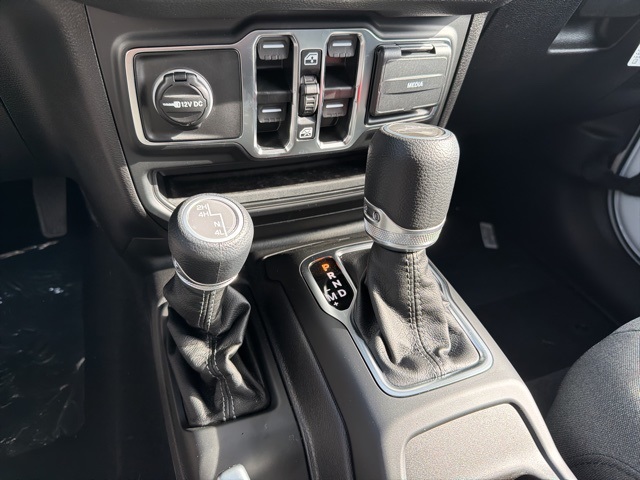 2025 Jeep Gladiator Sport S photo 14