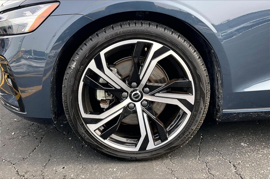 2024 VOLVO S60 - Image 7