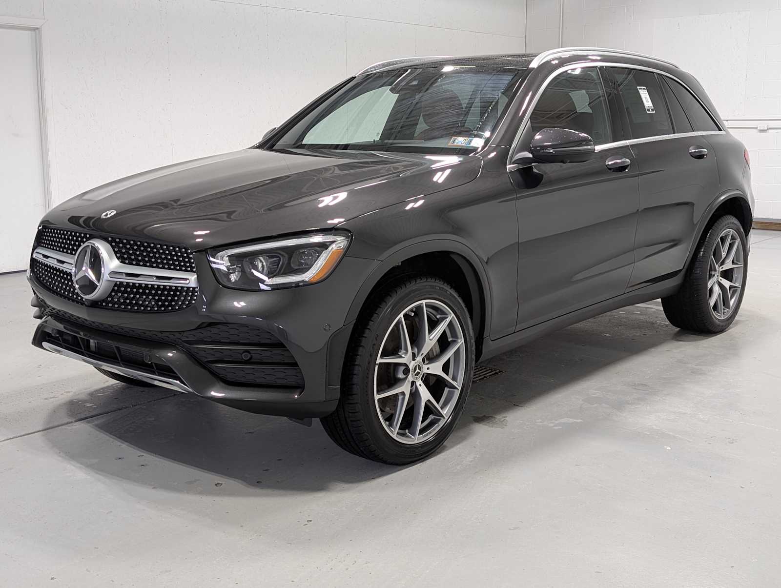 2022 Mercedes-Benz GLC GLC300's photo