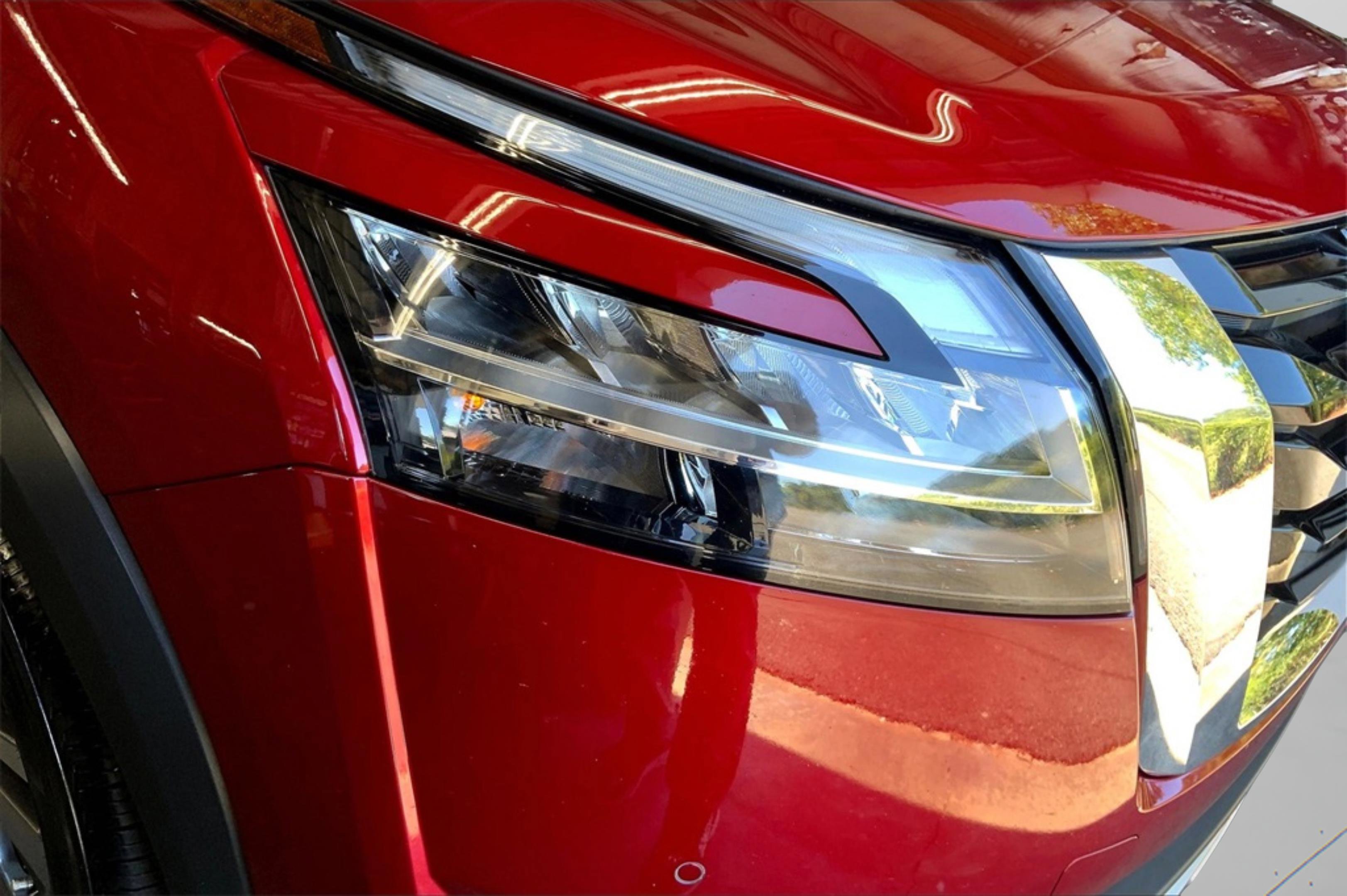 2023 Nissan Pathfinder SL photo 12