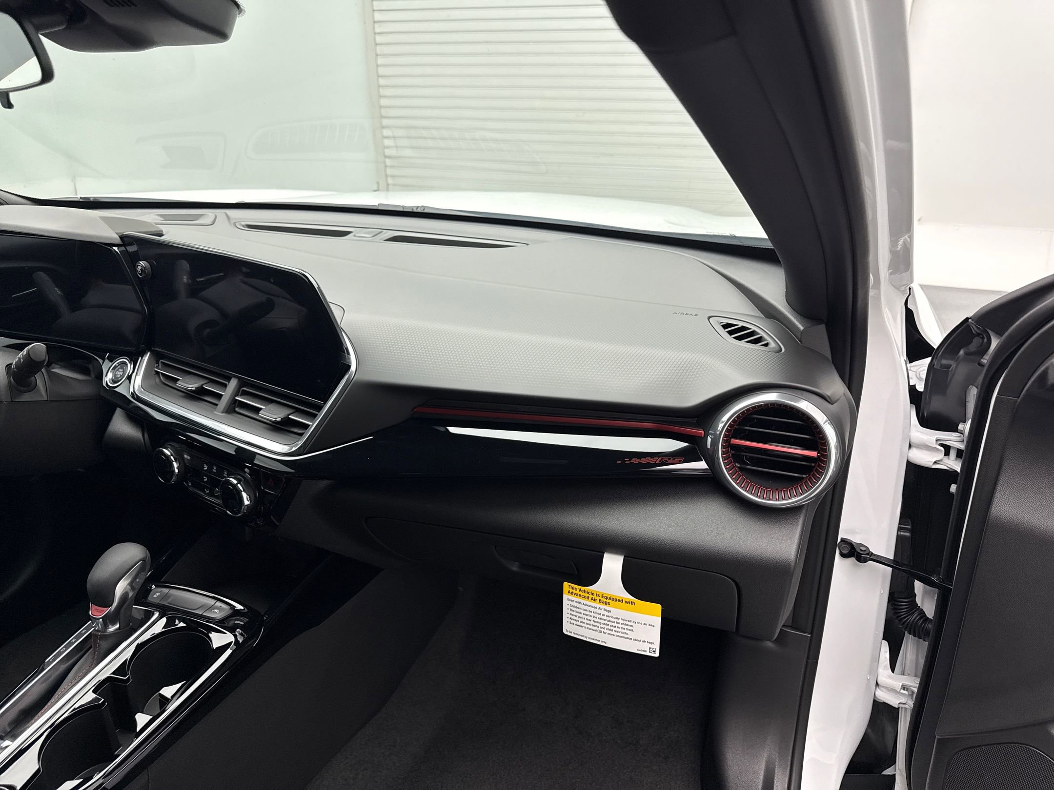 2025 Chevrolet Trax photo 27