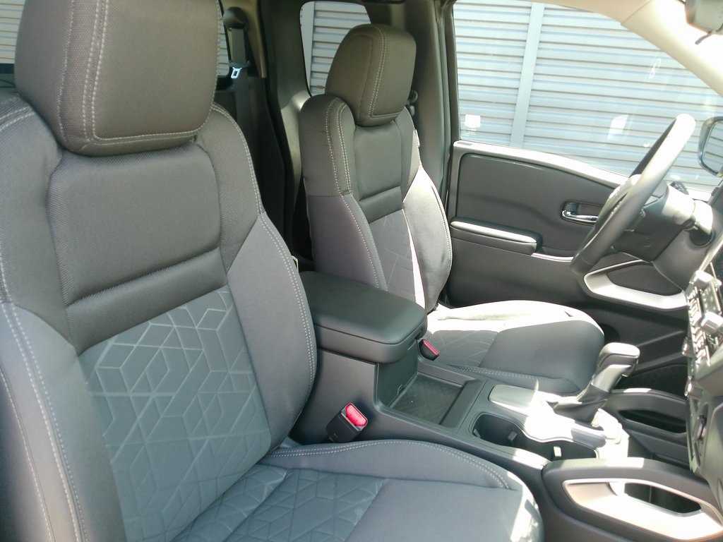 2025 Nissan Frontier King Cab SV photo 12