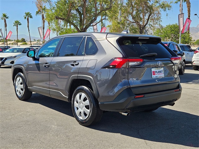 2024 Toyota RAV4 LE photo 8