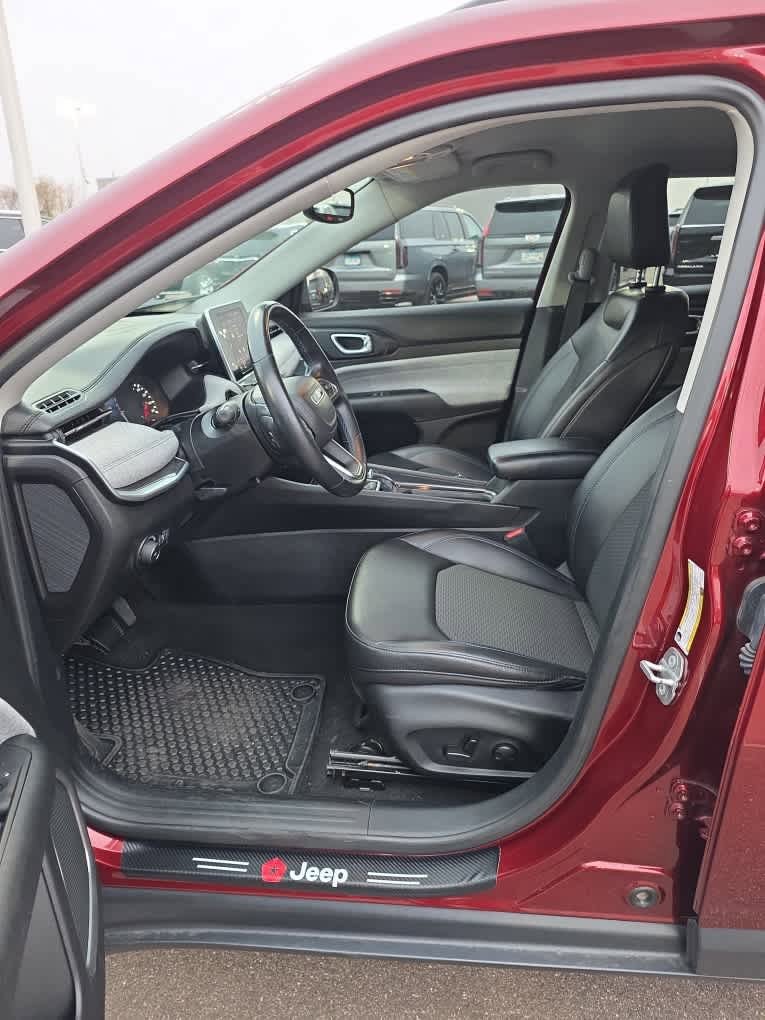 2022 Jeep Compass Latitude photo 4