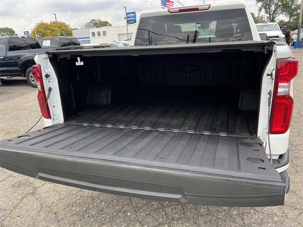 2023 Chevrolet Silverado 1500 RST photo 10