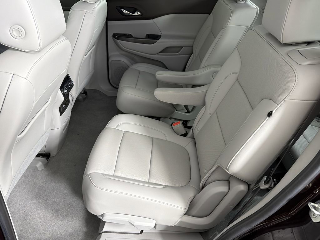 2021 Gmc Acadia SLT photo 18
