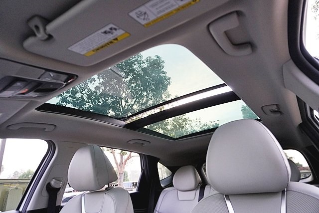 Used 2022 White Hyundai Limited image 16