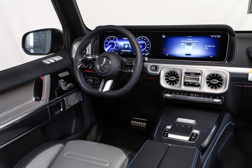 2025 Mercedes Benz G photo 12