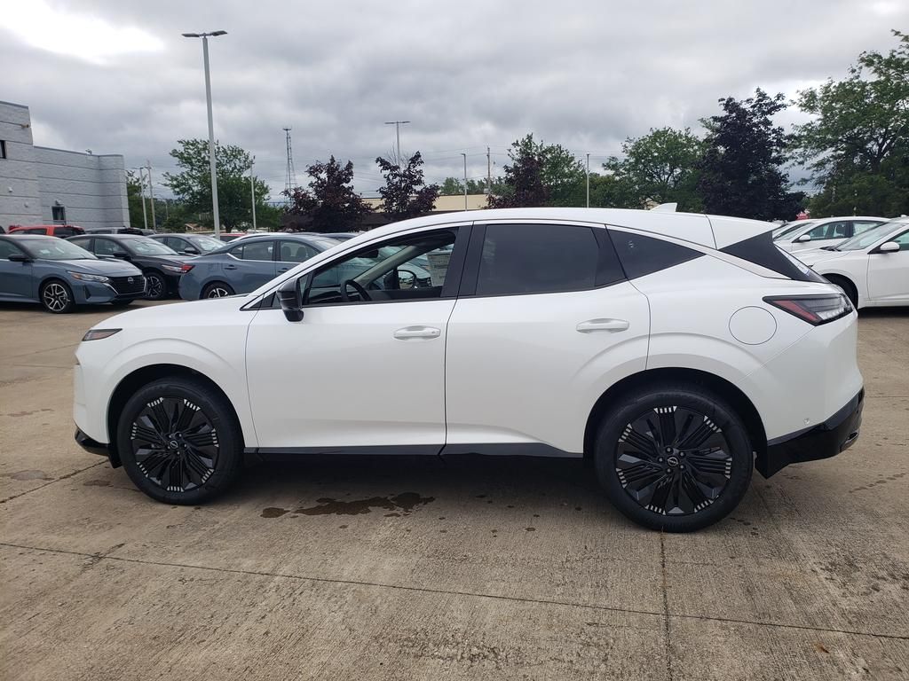 2025 Nissan Murano Platinum photo 2