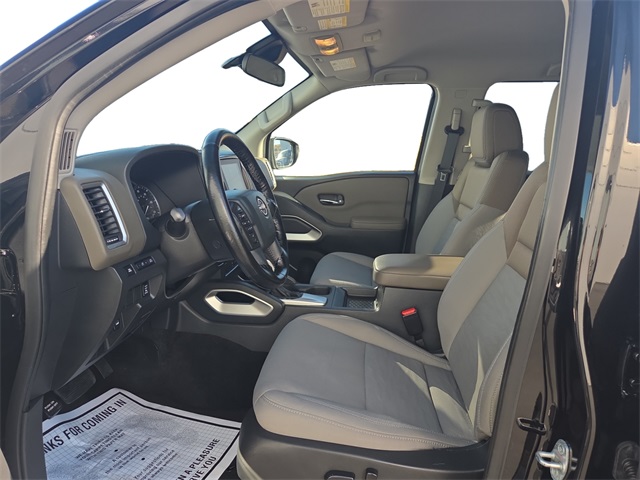 2022 Nissan Frontier SV photo 9