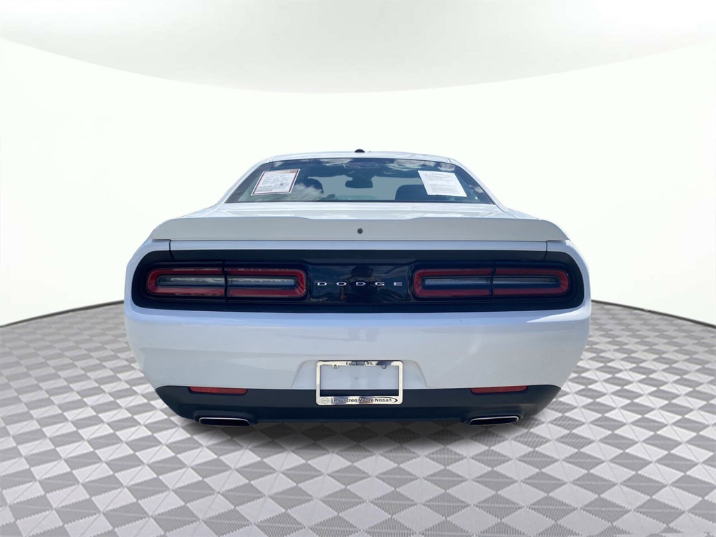 2019 Dodge Challenger SXT photo 4