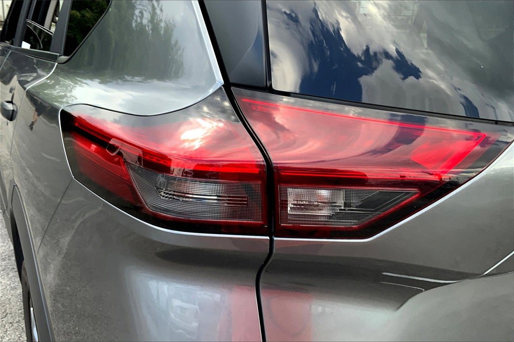2023 Nissan Rogue S photo 28