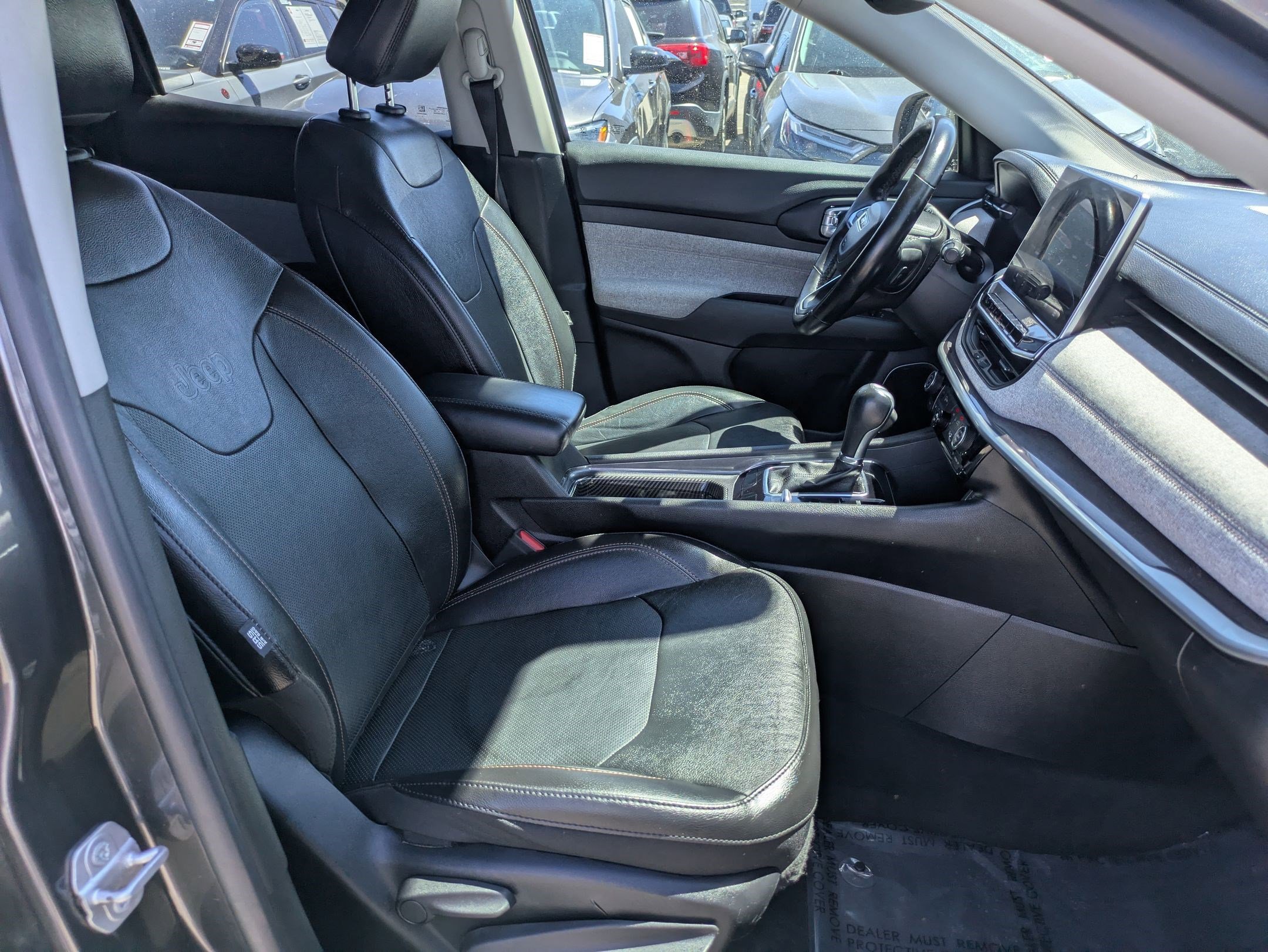 2022 Jeep Compass Latitude Lux photo 29