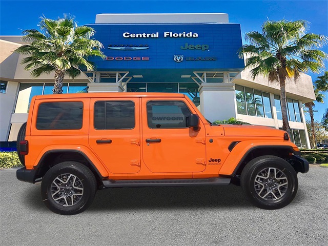 2025 Jeep Wrangler Sahara photo 2