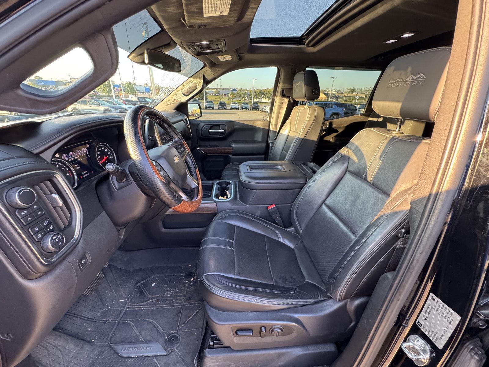 2019 Chevrolet Silverado 1500 High Country photo 2