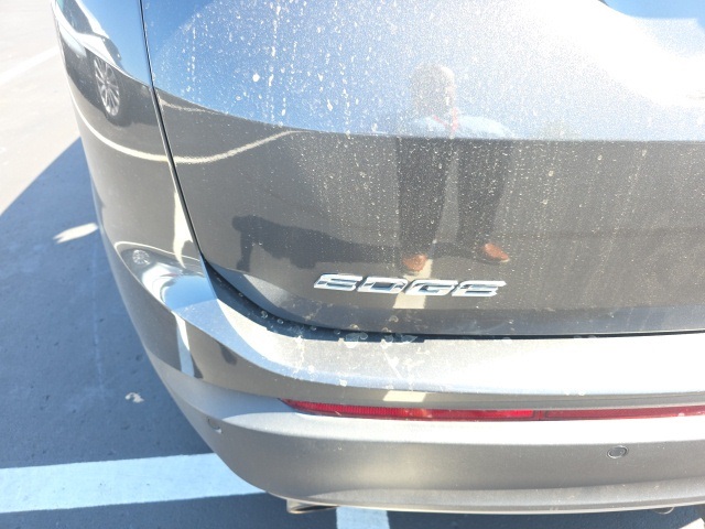 2018 Ford Edge SEL photo 10