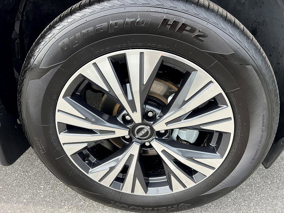 2023 Nissan Rogue SV photo 12