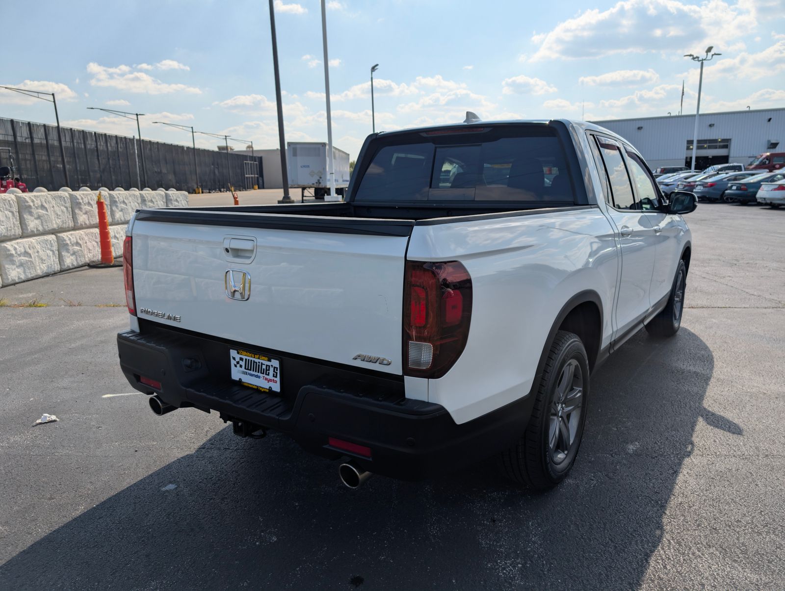 2022 Honda Ridgeline Black Edition photo 4