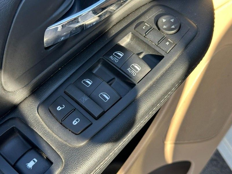 2016 Dodge Grand Caravan SXT photo 15
