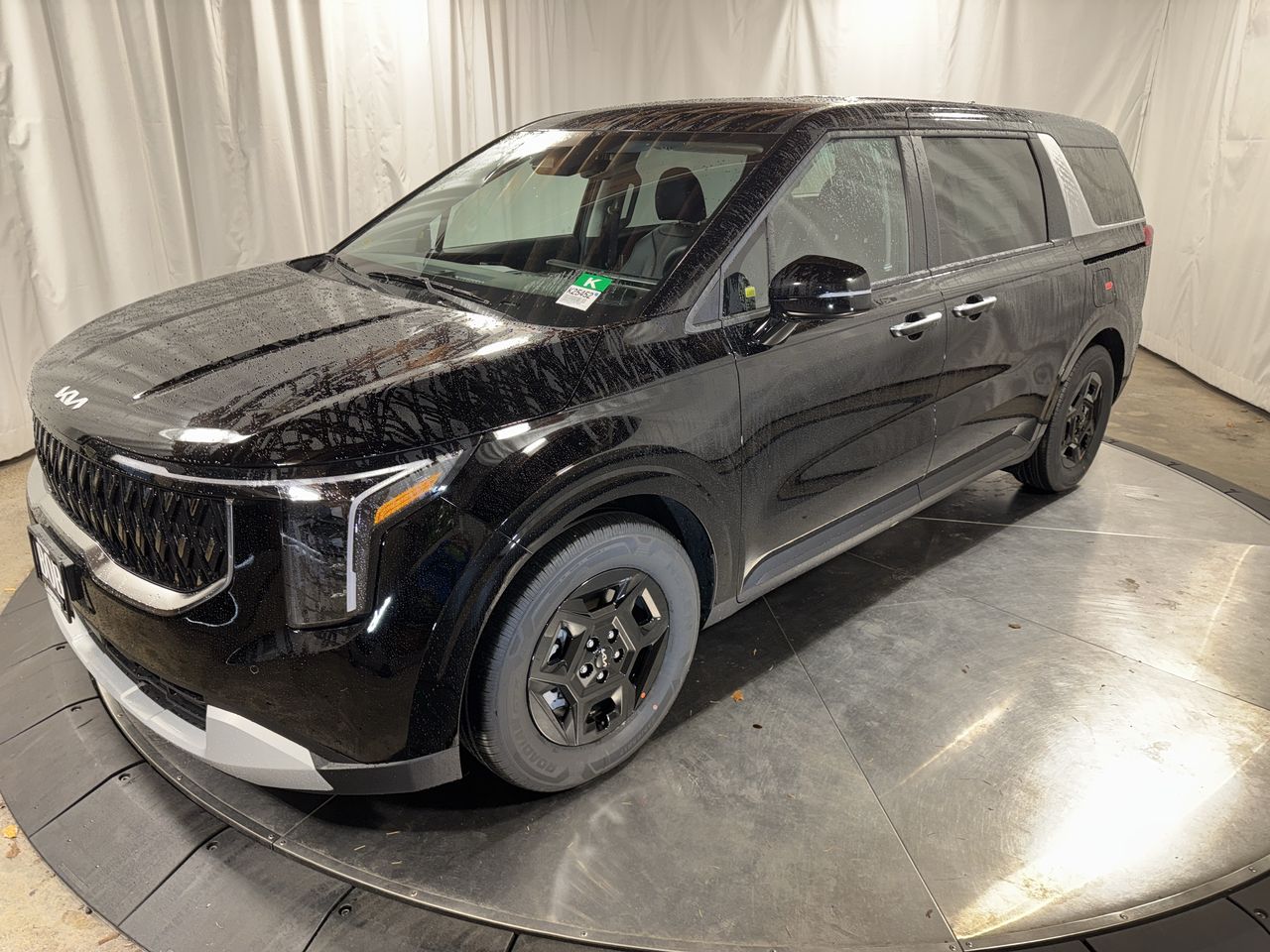 2026 Kia Carnival LXS's photo