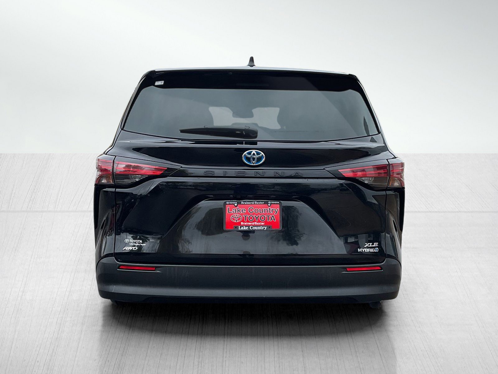 2021 Toyota Sienna XLE photo 3