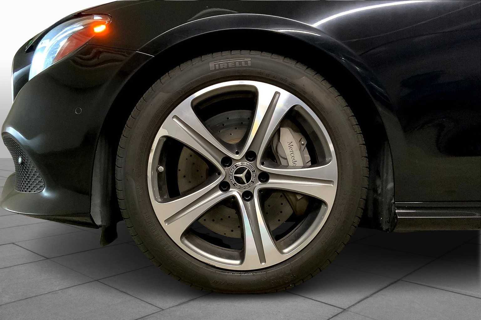 2018 Mercedes Benz E 400 photo 10