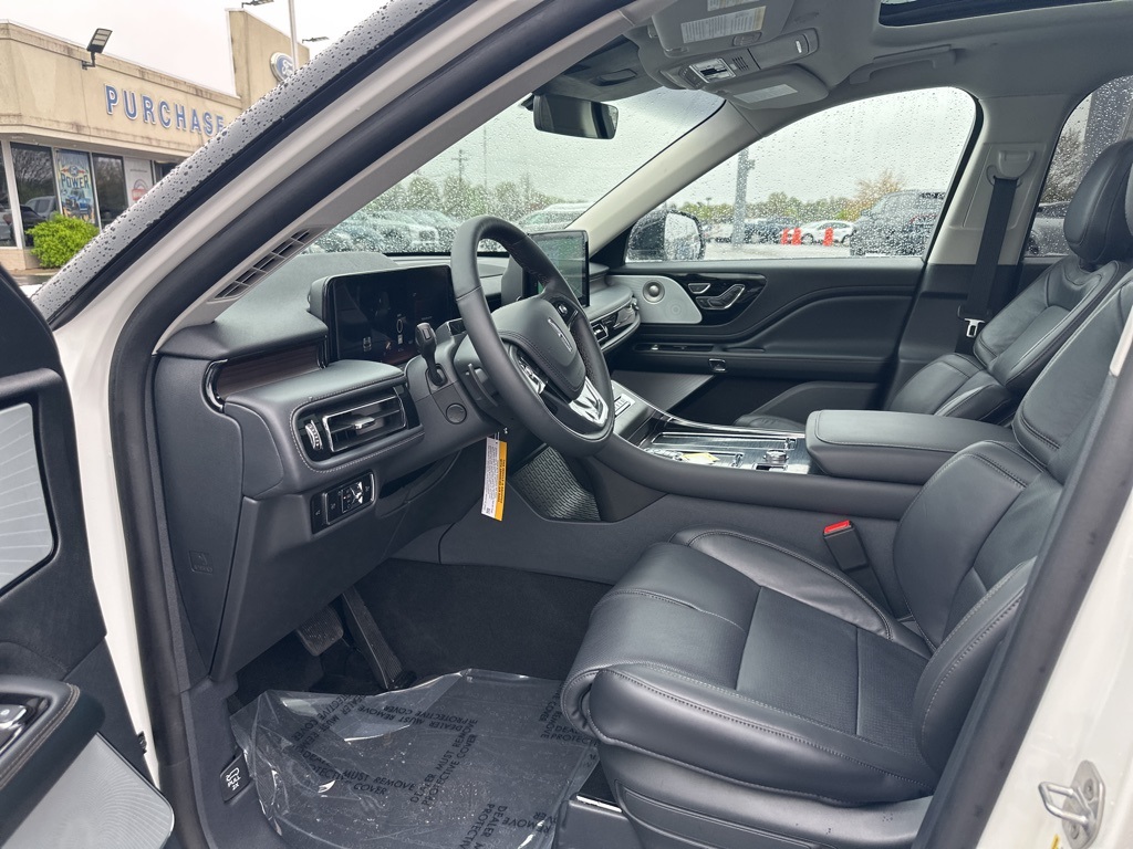 2025 Lincoln Aviator Reserve photo 32