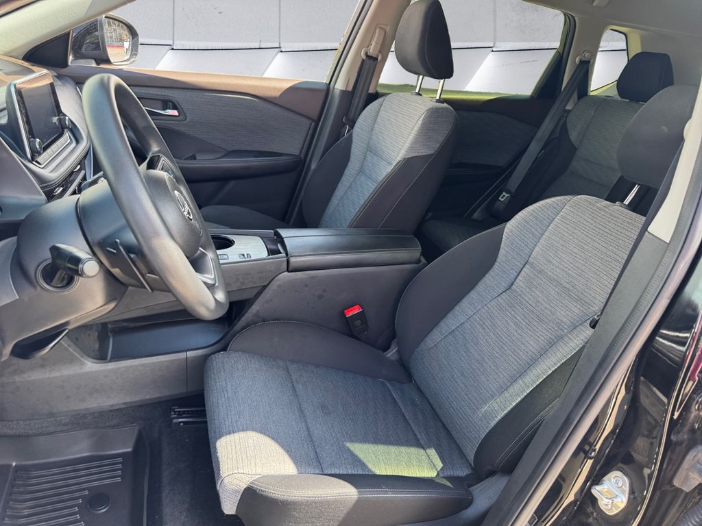 2023 Nissan Rogue SV photo 8