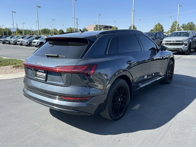 2019 Audi e-tron Premium Plus photo 4