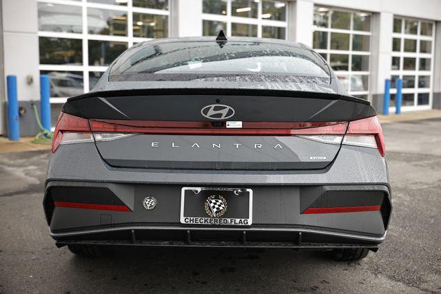 2025 Hyundai Elantra Hybrid SEL Sport photo 4