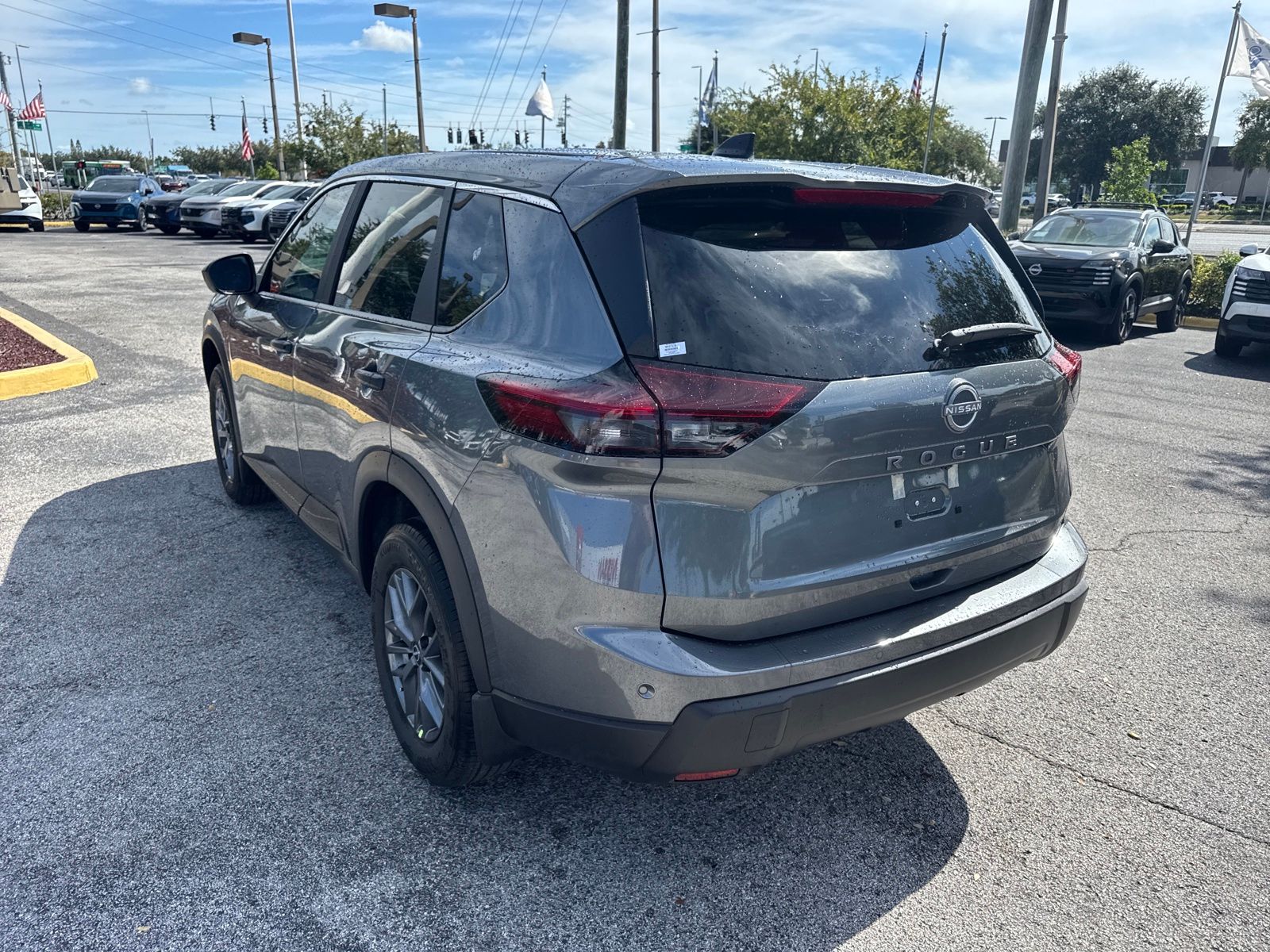 2026 Nissan Rogue S photo 6