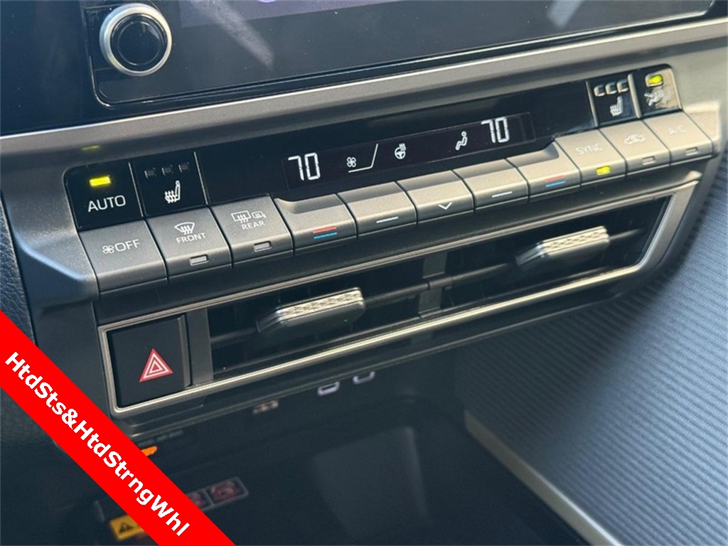 2025 Toyota Camry SE photo 25