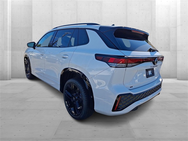 2025 Volkswagen Tiguan SE R-Line Black photo 2