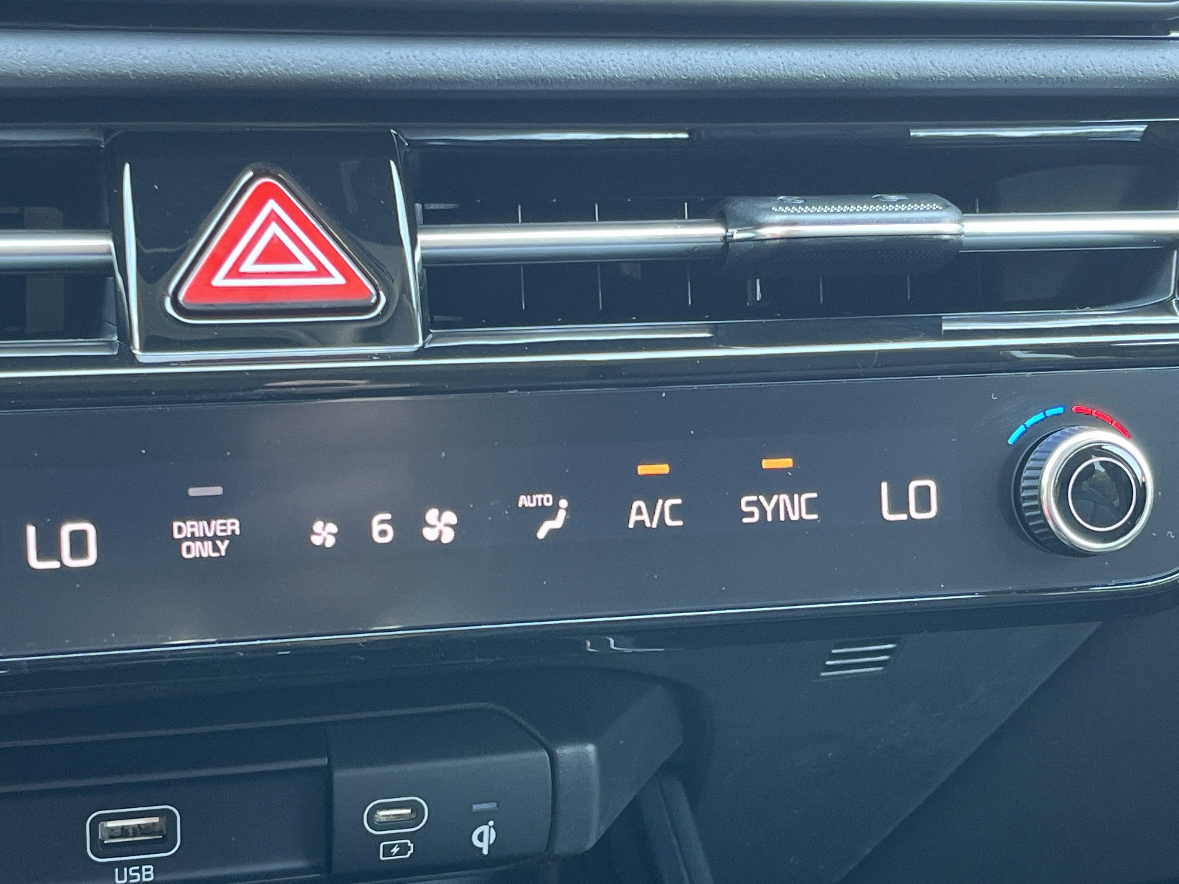 2025 Kia Niro SX Touring photo 5