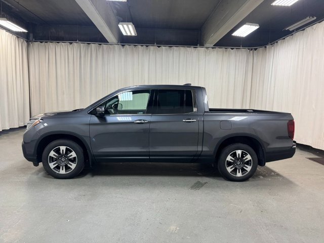 2019 Honda Ridgeline RTL-E photo 2