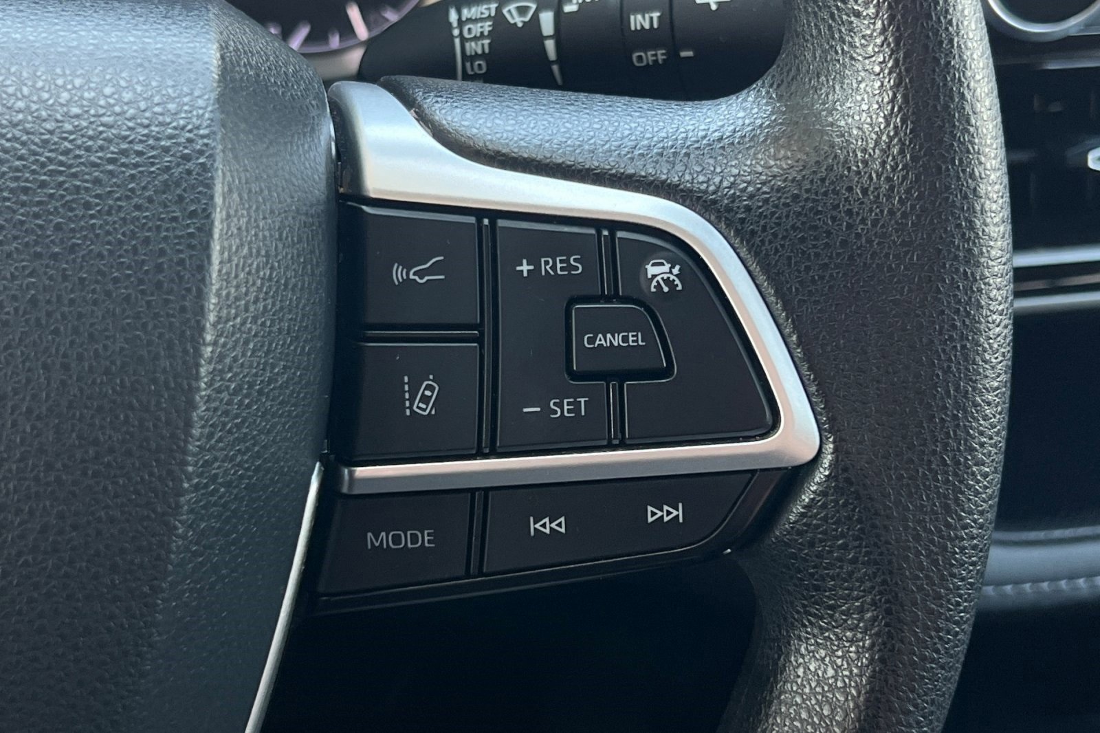 2023 Toyota Highlander L photo 27