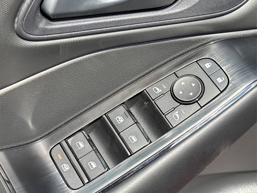 2025 Nissan Rogue S photo 29