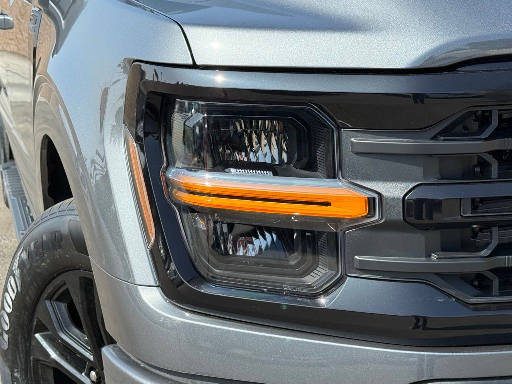 2025 Ford F-150 XLT photo 3