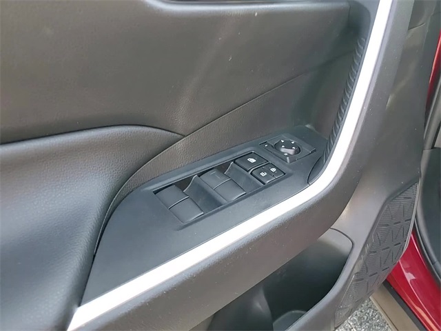 2021 Toyota RAV4 XLE photo 11